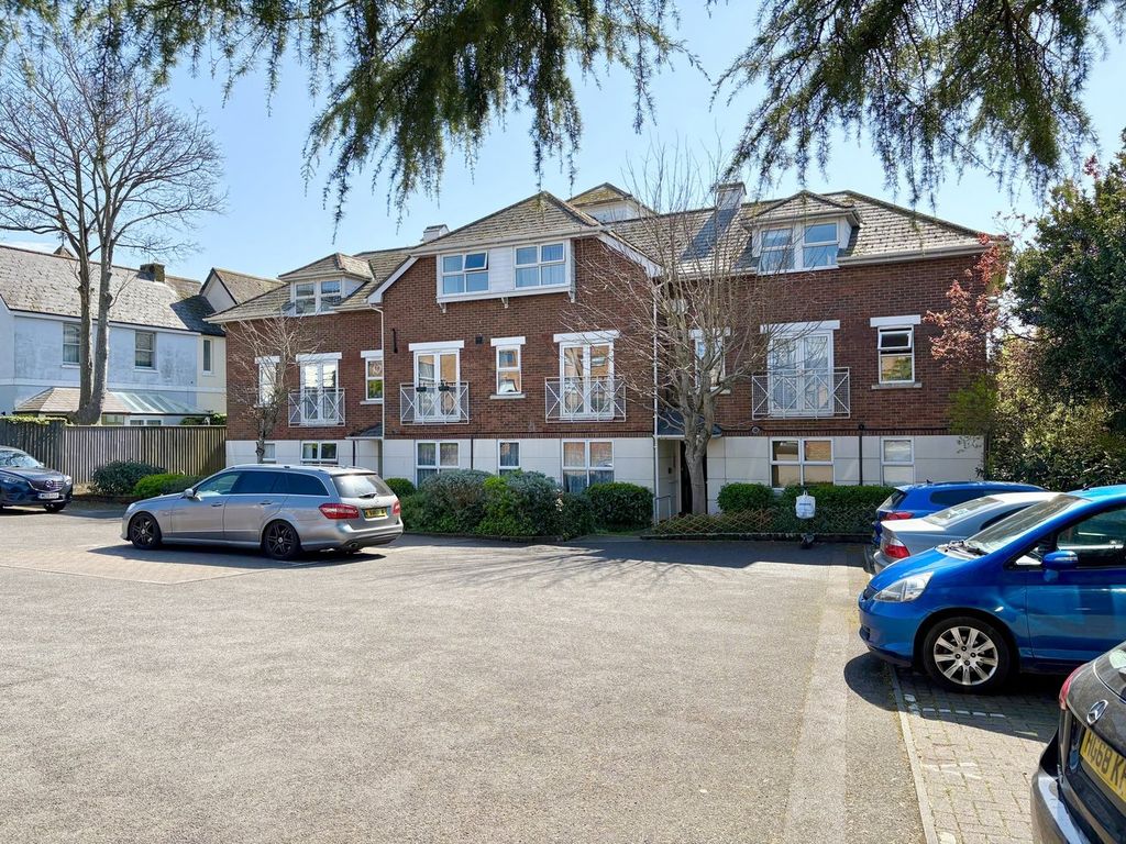 Property photo 2 of 24