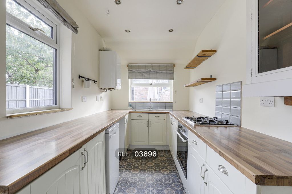 Property photo 2 of 17 Kitchen