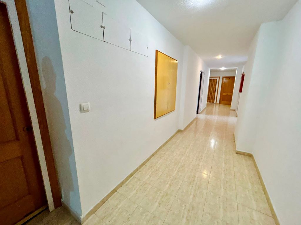 Property photo 2 of 27