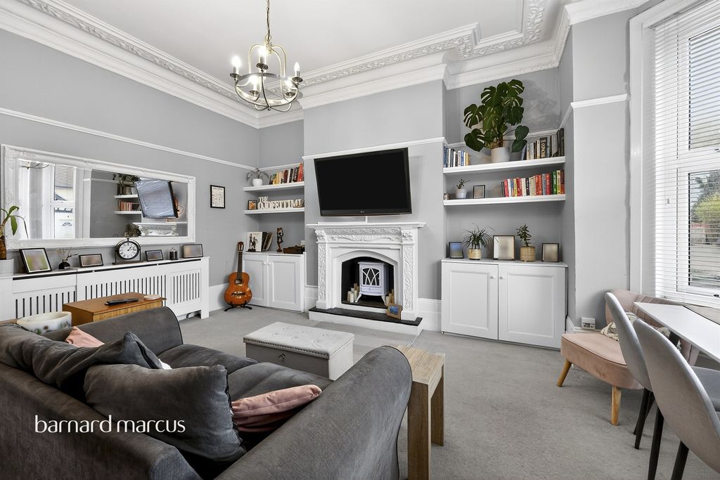 Property photo 3 of 7