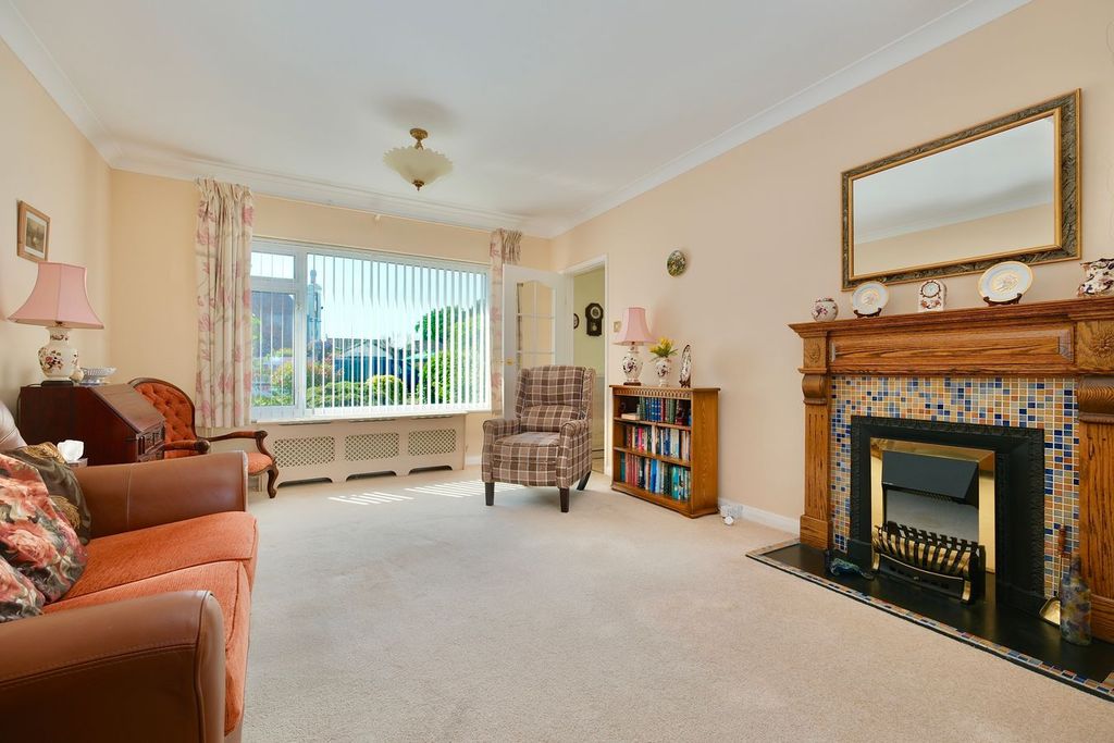 Property photo 2 of 17