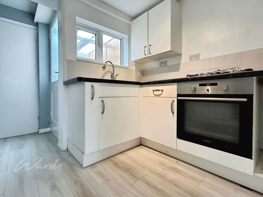Property photo 2 of 10 Kitchen (2)