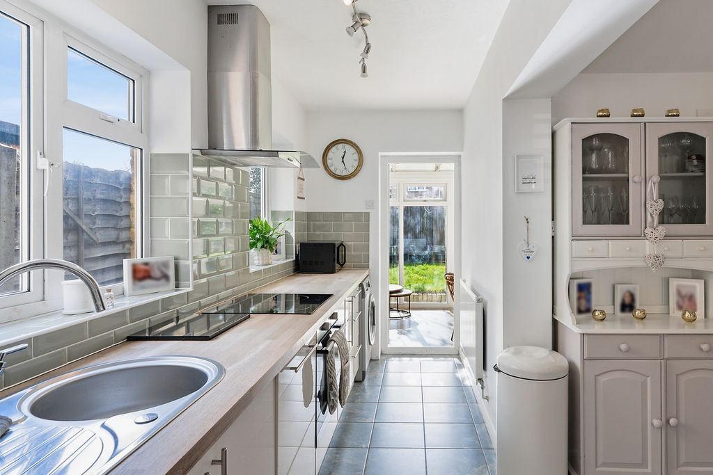 Property photo 2 of 22