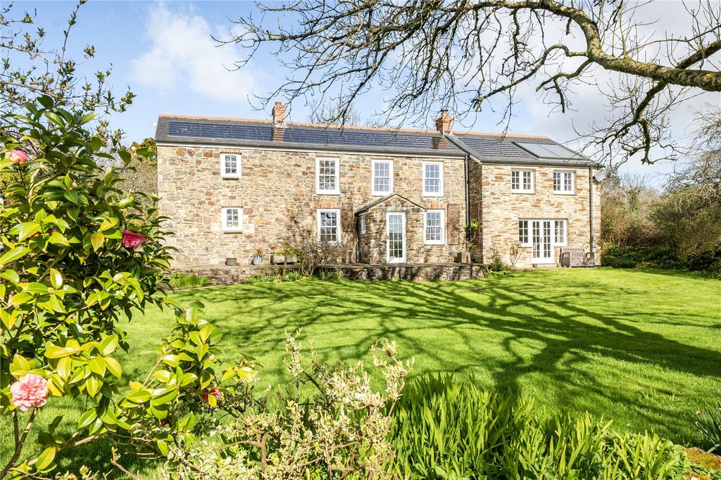 Property photo 1 of 25 Uplands House