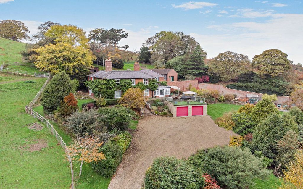 Property photo 2 of 49 Picture No. 03