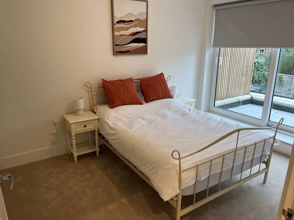 Property photo 3 of 6 Bedroom  With Wardrobes