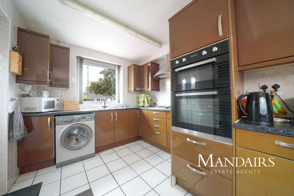Property photo 3 of 27