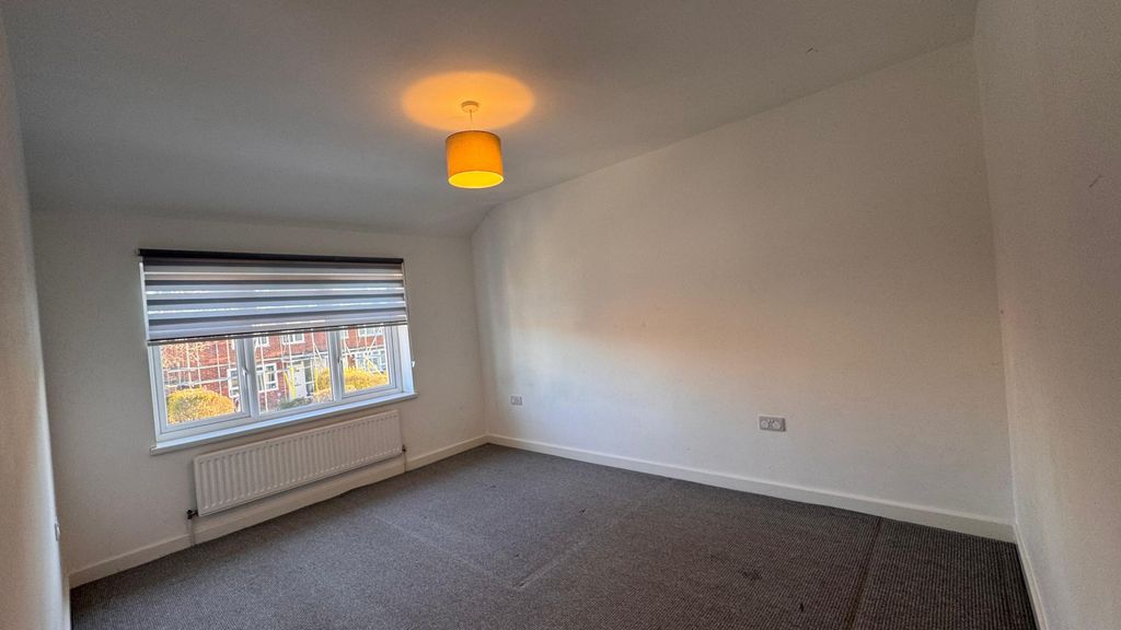 Property photo 3 of 12 Gallery