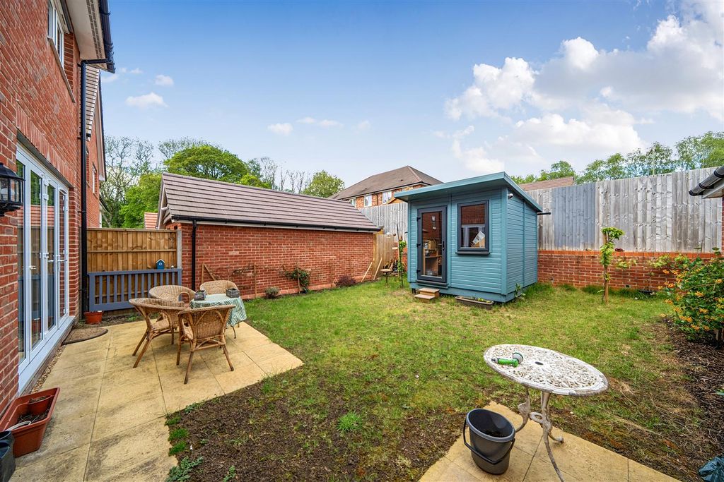 Additional image 4 of 3 bed property for saleLowsley Farm Drive, Liphook GU30