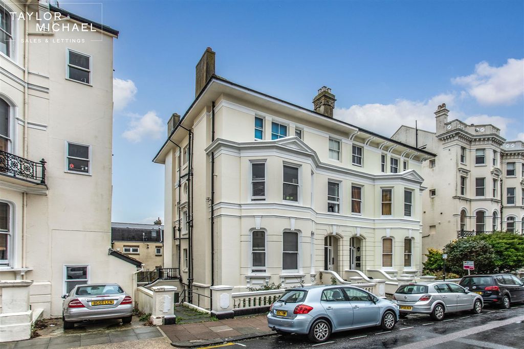 Property photo 1 of 8 Front