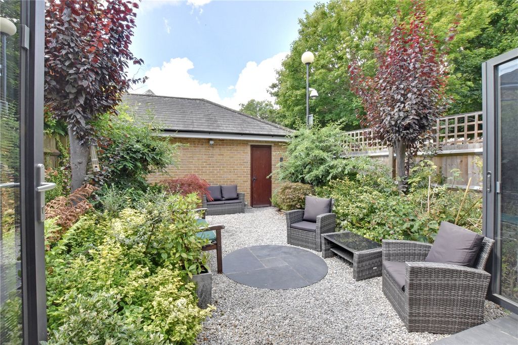 Property photo 3 of 18 Picture No. 02