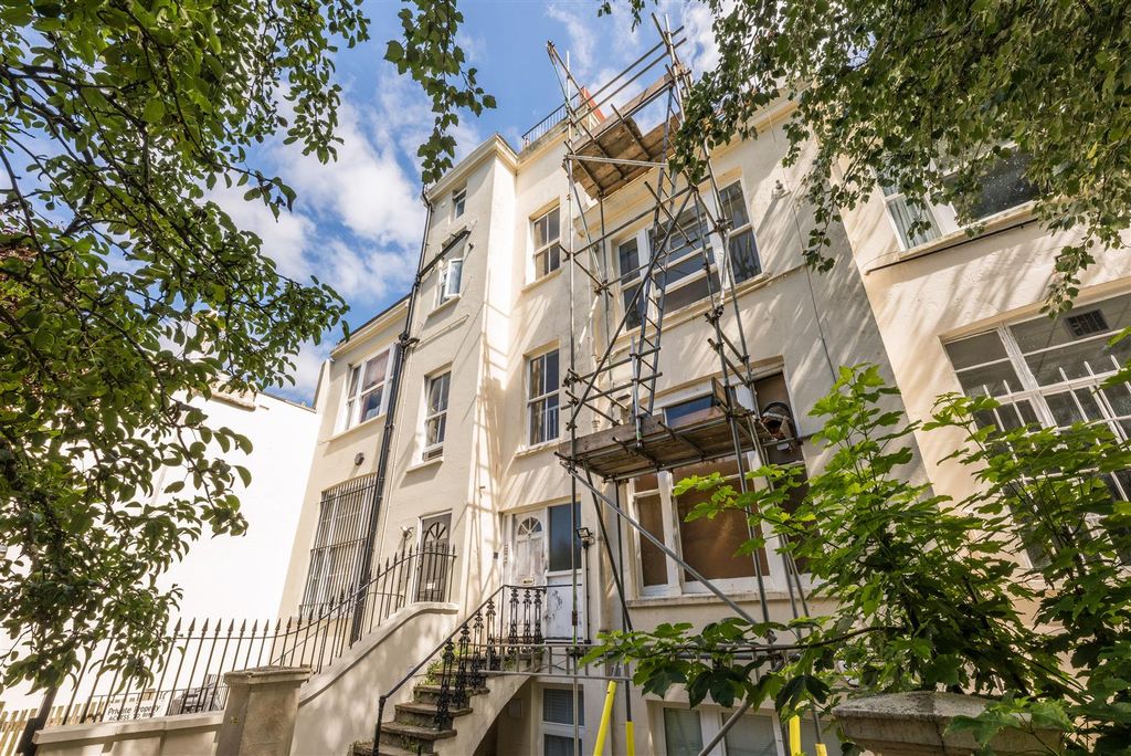 Property photo 1 of 18 5 Sillwood Terrace -1.Jpg