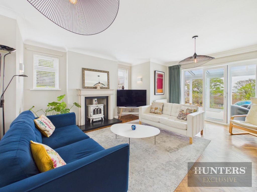 Property photo 2 of 34 Cam05316G0-Pr0405-Still006.Jpg