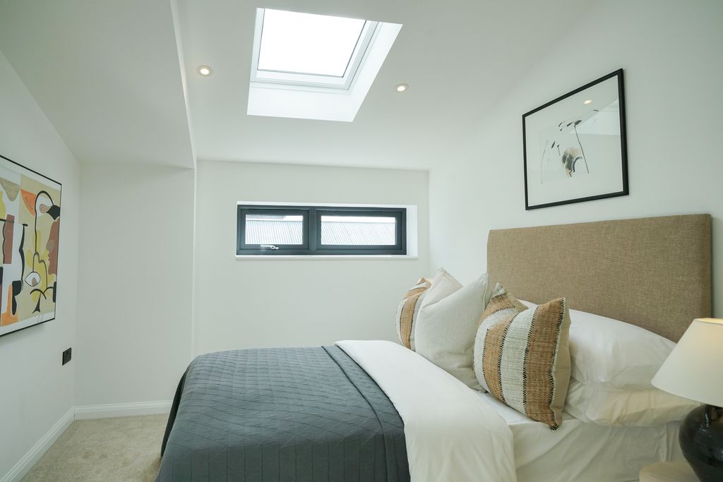 Property photo 2 of 10 Bedroom 2