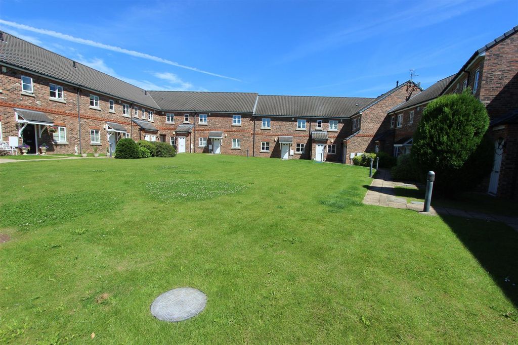 Property photo 1 of 9 Scex.Jpg