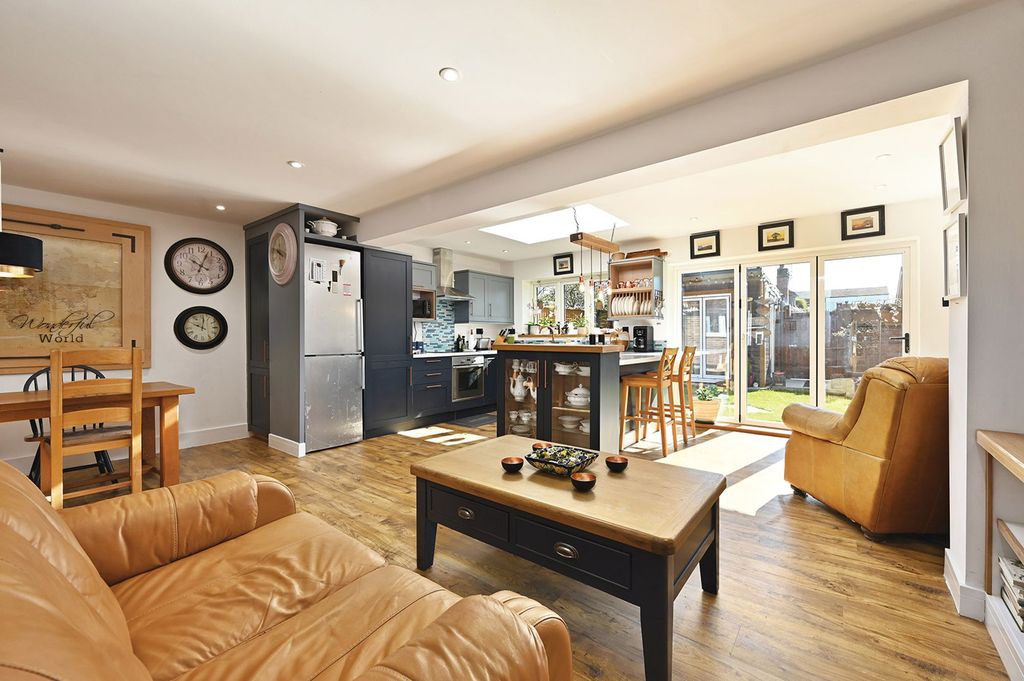 Property photo 2 of 13