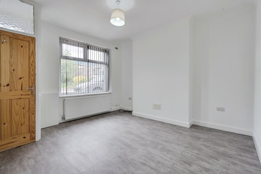 Property photo 2 of 20 Pbox-Img.Jpg