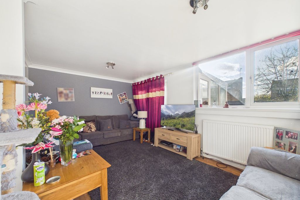 Property photo 2 of 8 Picture No. 01