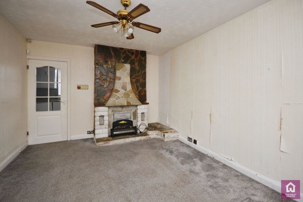 Property photo 2 of 10 Living Room