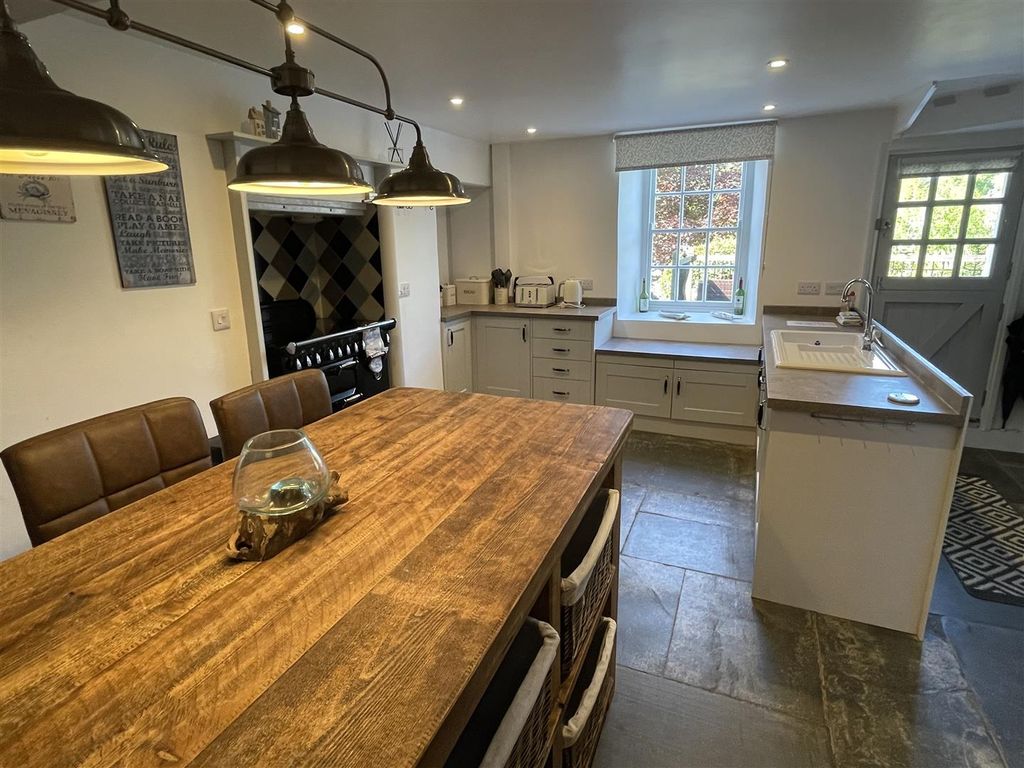 Property photo 3 of 46 Kitchen Area House