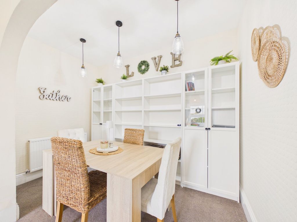 Property photo 3 of 17 Dining Room