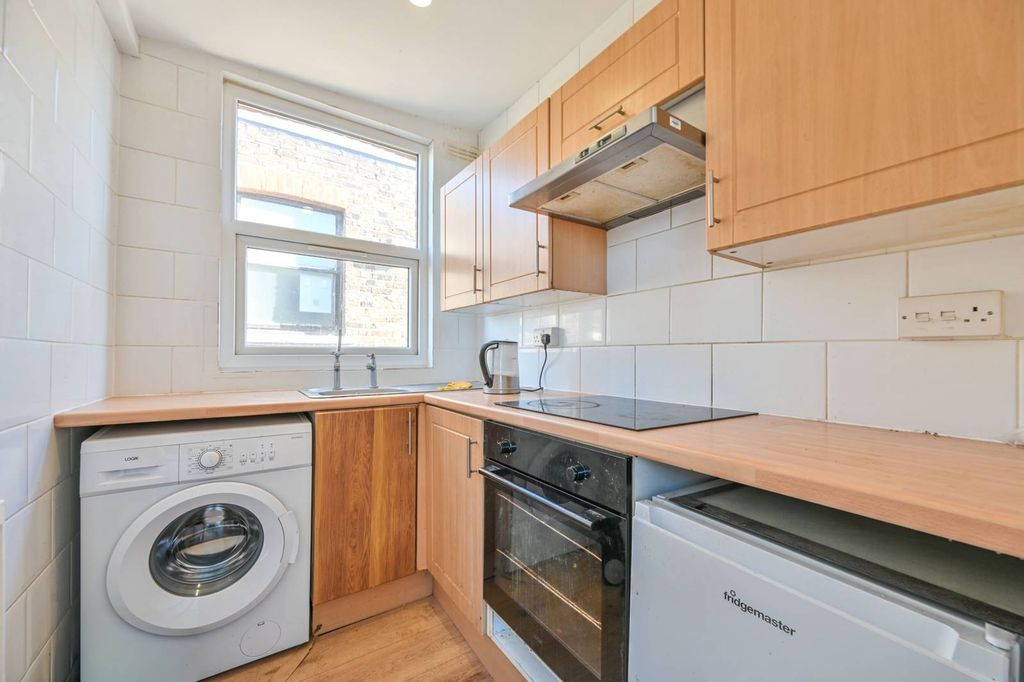 Property photo 3 of 6