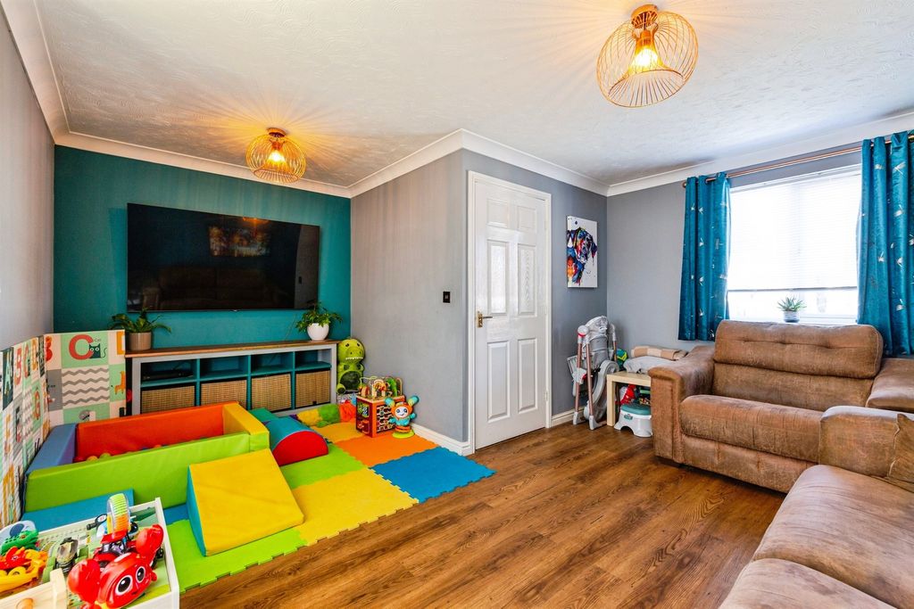 Property photo 2 of 15