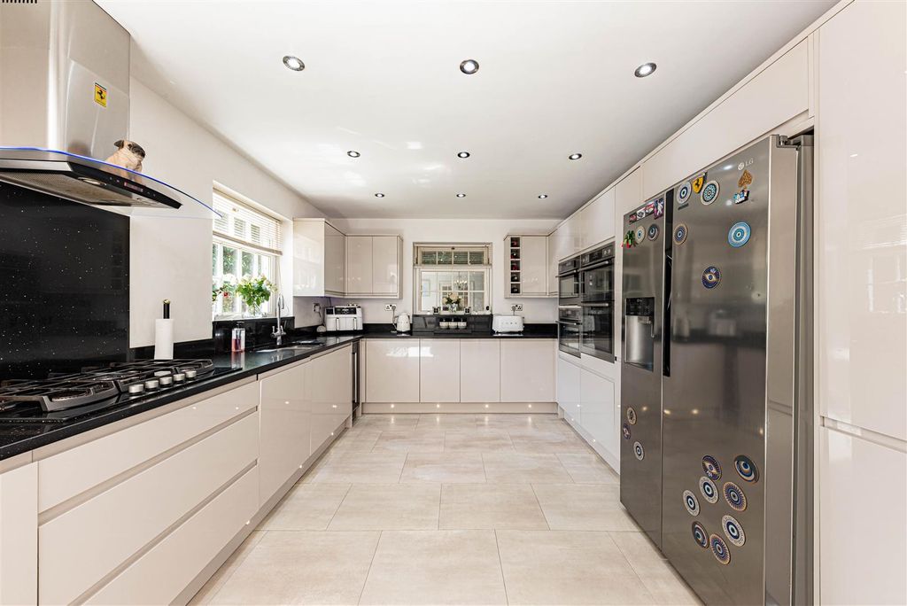 Property photo 3 of 41 L J Imaging-40.Jpg
