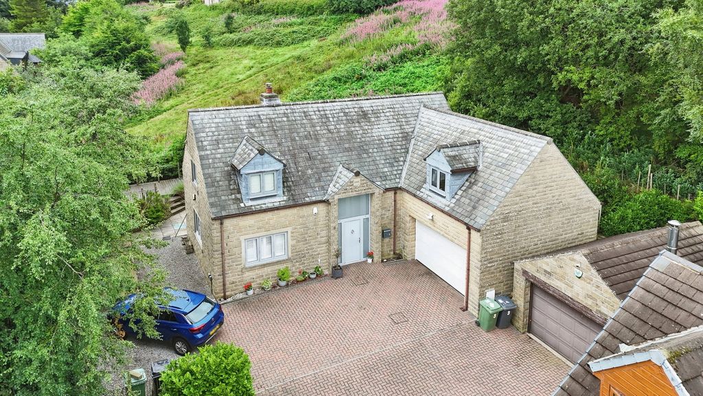 Property photo 1 of 28