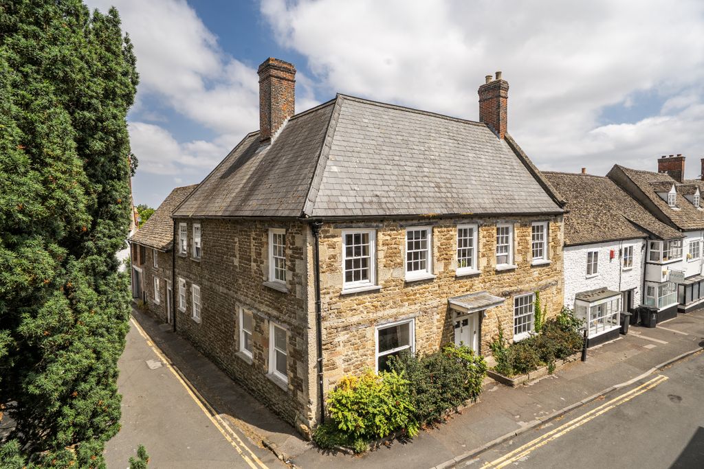 Property photo 1 of 20 14929404