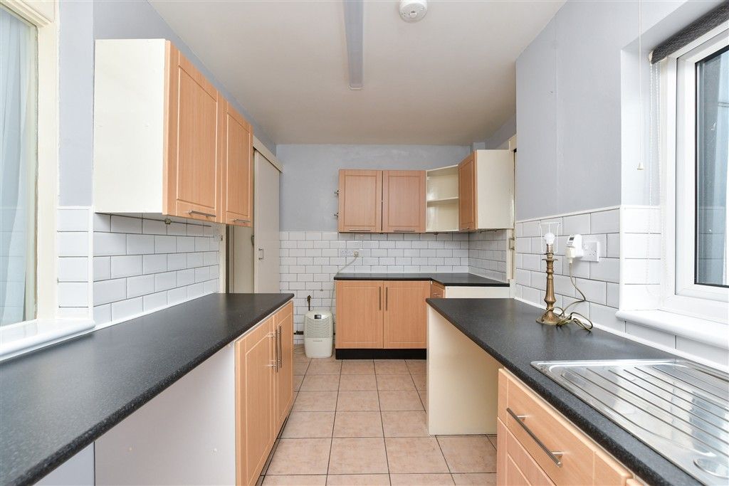 Property photo 2 of 10 Kitchen