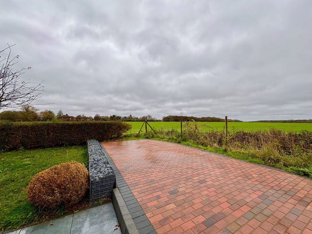 Property photo 1 of 13 Bedroom