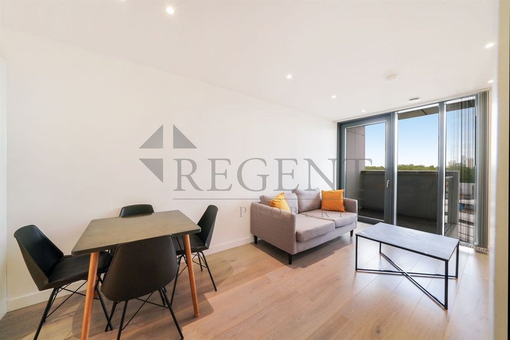 Property photo 1 of 19 Reception