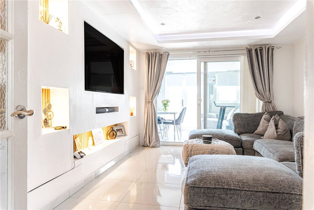 Property photo 3 of 31 Picture No. 06