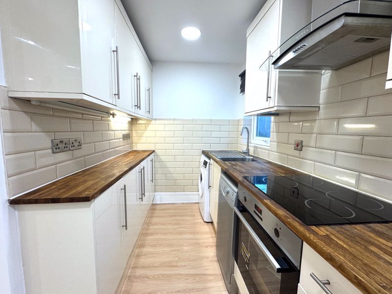 Property photo 1 of 11 Photo 10