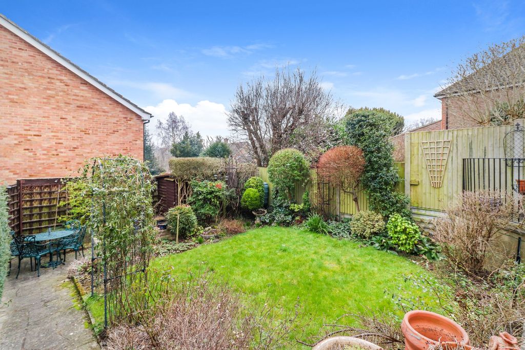 Property photo 2 of 25