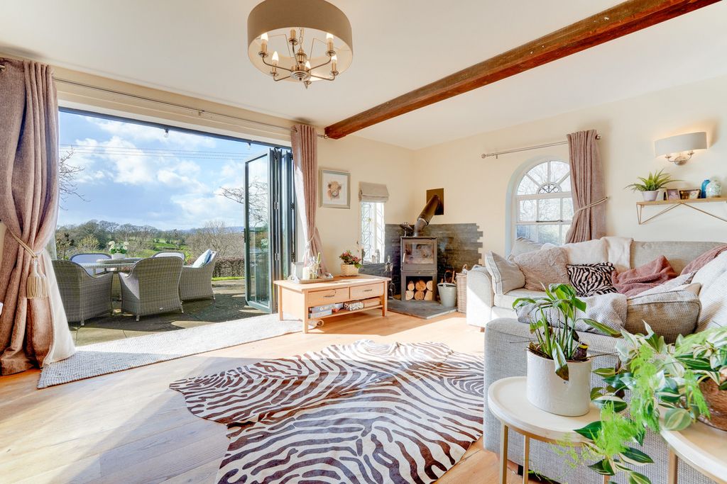 Property photo 3 of 46