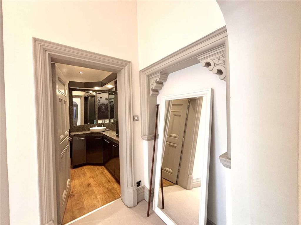 Additional image 14 of 4 bed flat for saleCavendish Road East, The Park, Nottingham NG7