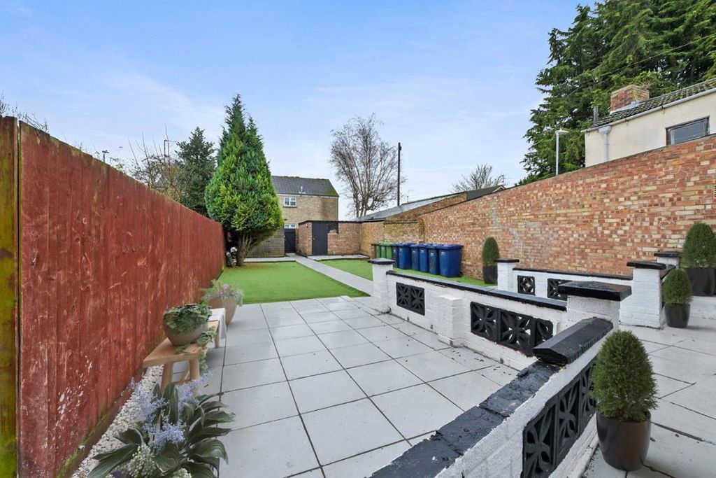 Property photo 3 of 7