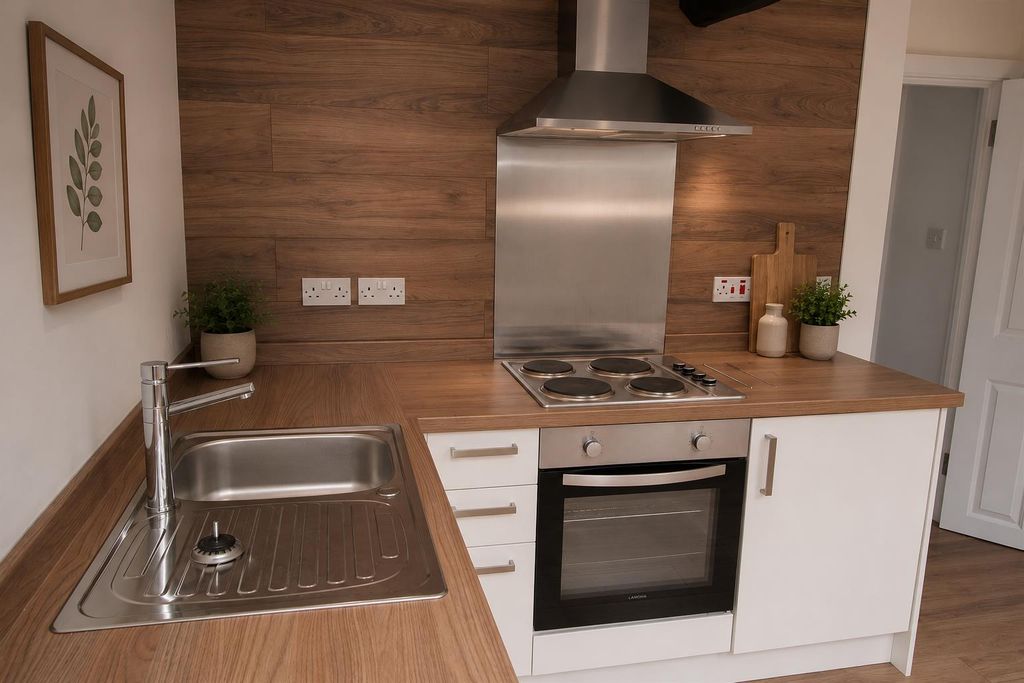 Property photo 3 of 8 Kitchen.Png