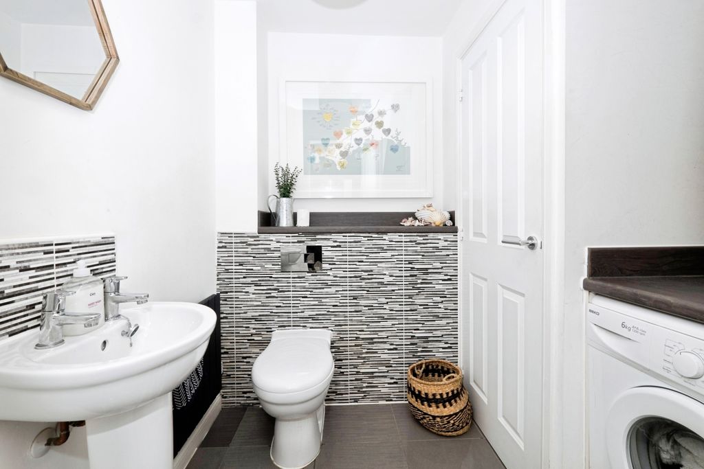 Property photo 3 of 20