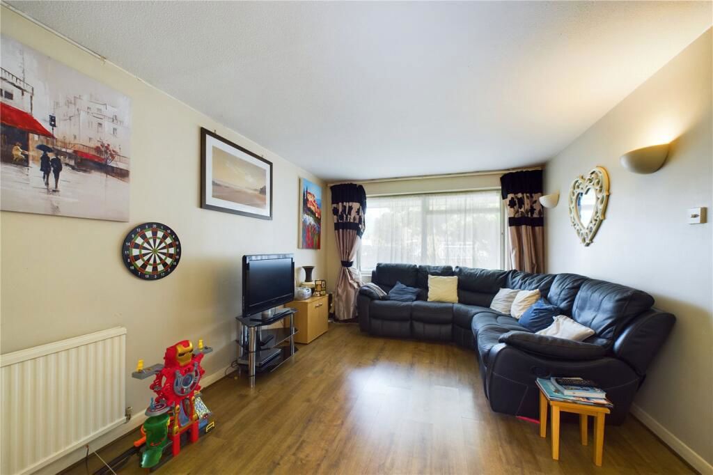 Property photo 2 of 8