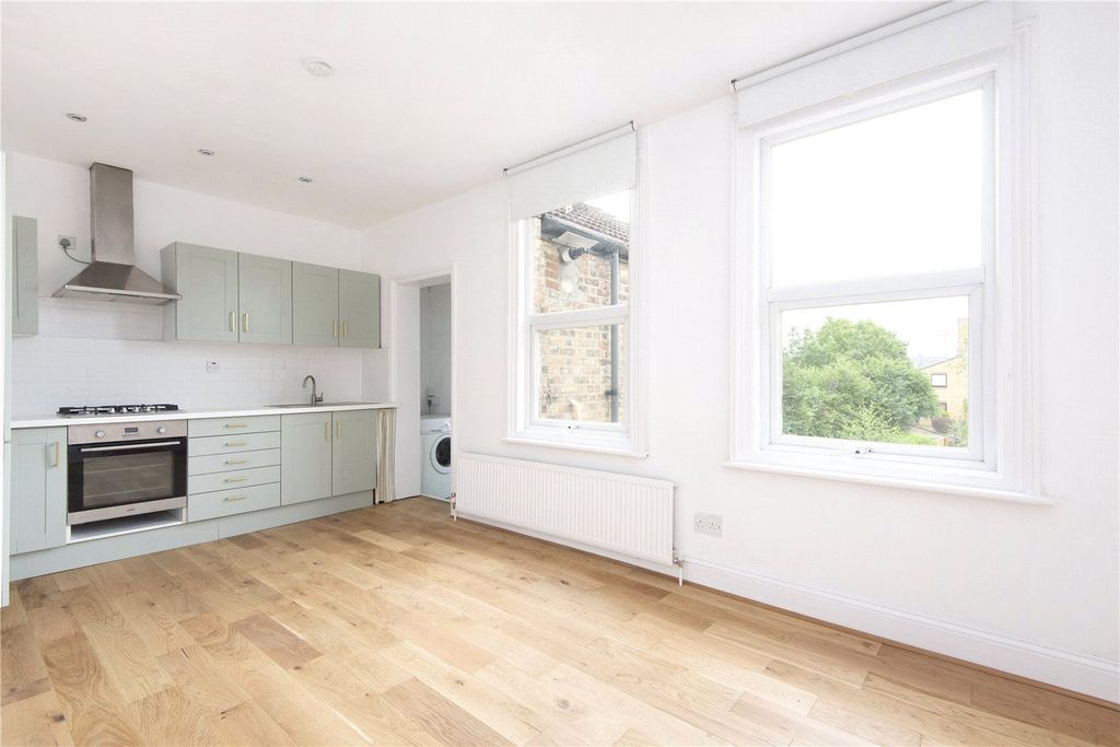 Property photo 1 of 10 Picture No. 02