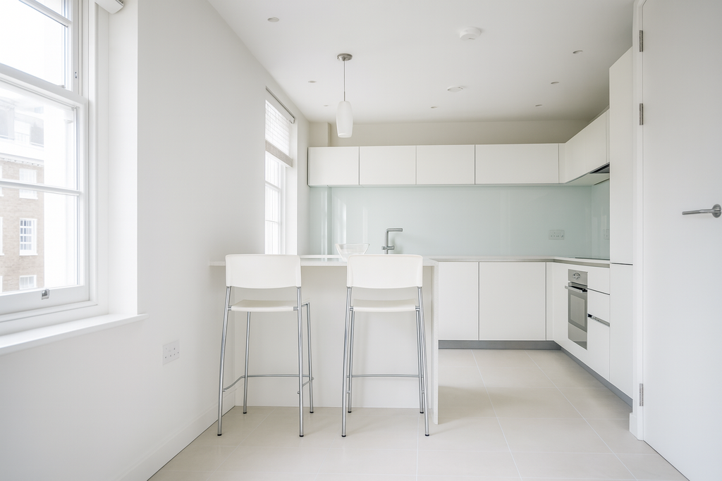 Property photo 3 of 6 Kitchen