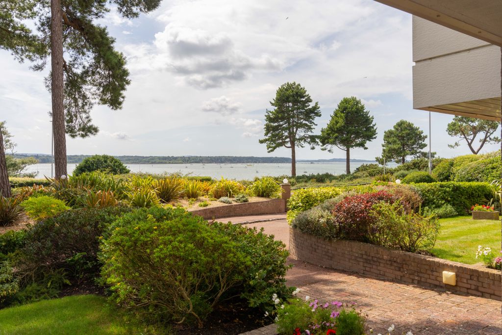 Property photo 2 of 17 Harbour Views