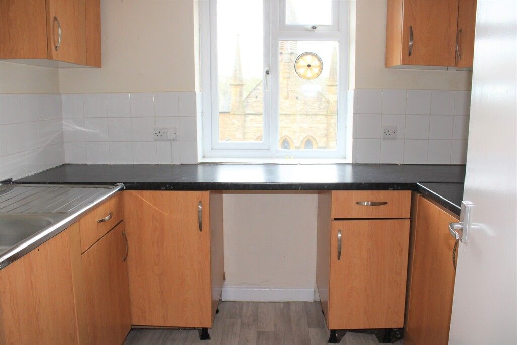 Property photo 2 of 8 Kitchen