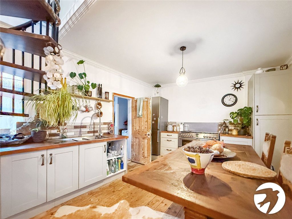 Property photo 3 of 23 Picture No. 23