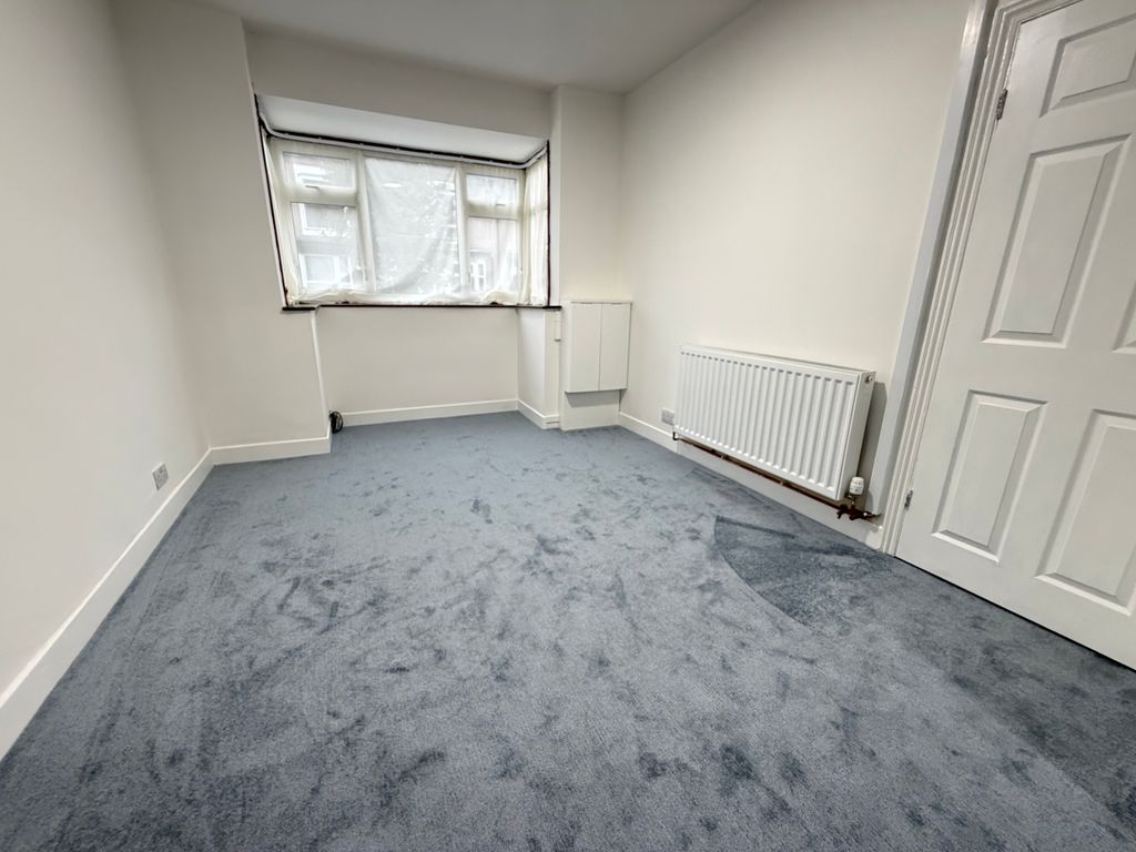 Property photo 3 of 18 Image