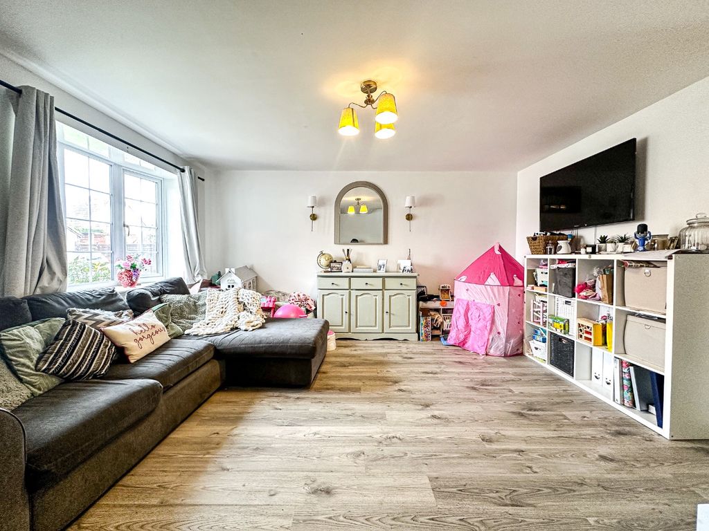 Property photo 2 of 11 5017253