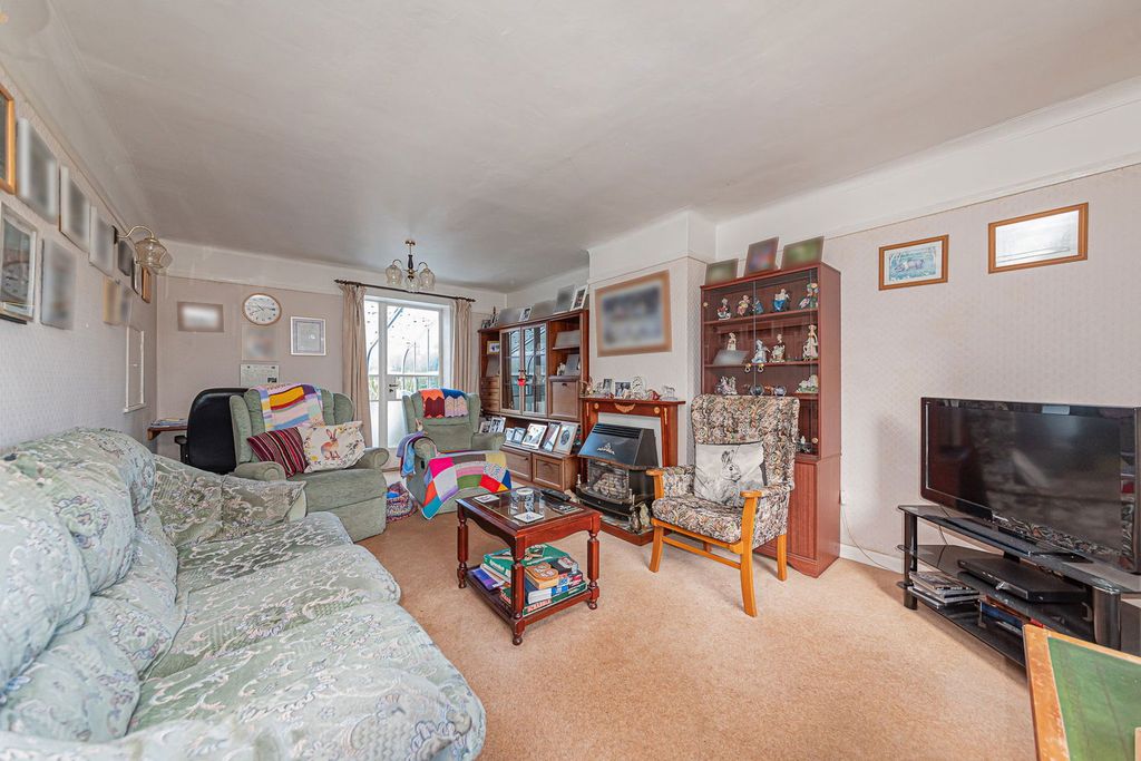 Property photo 3 of 20